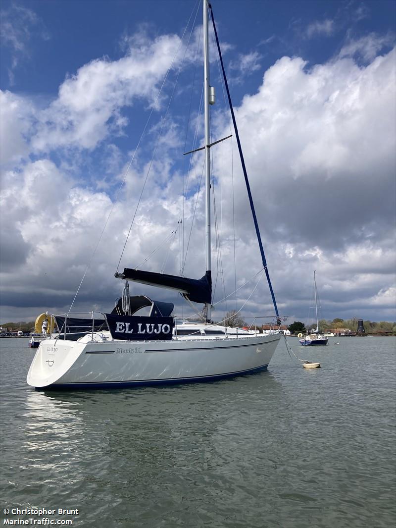 el lujo (Pleasure craft) - IMO , MMSI 235034722, Call Sign MMBC7 under the flag of United Kingdom (UK)