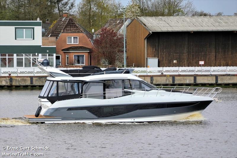 bibi (Pleasure craft) - IMO , MMSI 211895150, Call Sign DB9840 under the flag of Germany