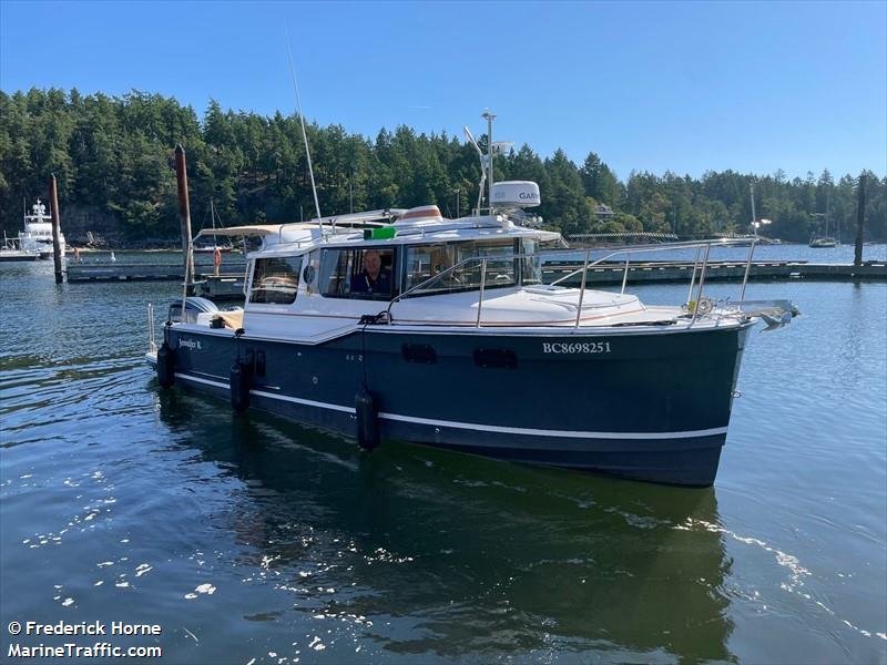 jennifer r (Pleasure craft) - IMO , MMSI 316051136 under the flag of Canada