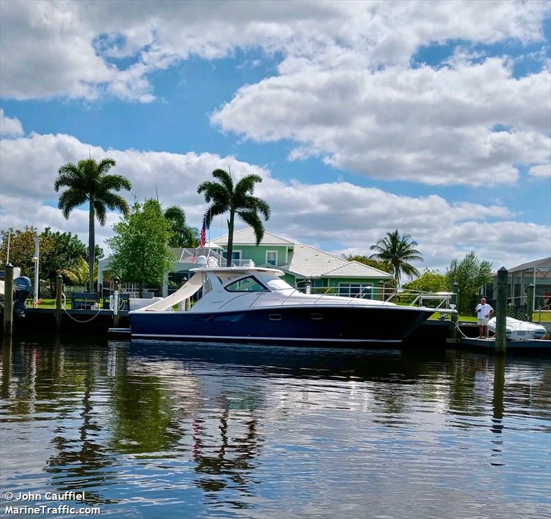 adios (Pleasure craft) - IMO , MMSI 338327979 under the flag of USA