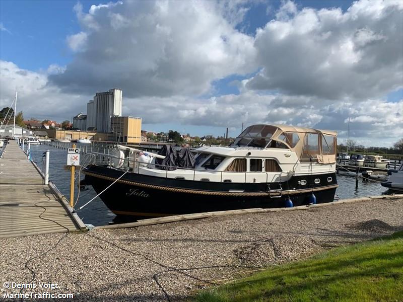 julia (Pleasure craft) - IMO , MMSI 211681340, Call Sign DF8573 under the flag of Germany