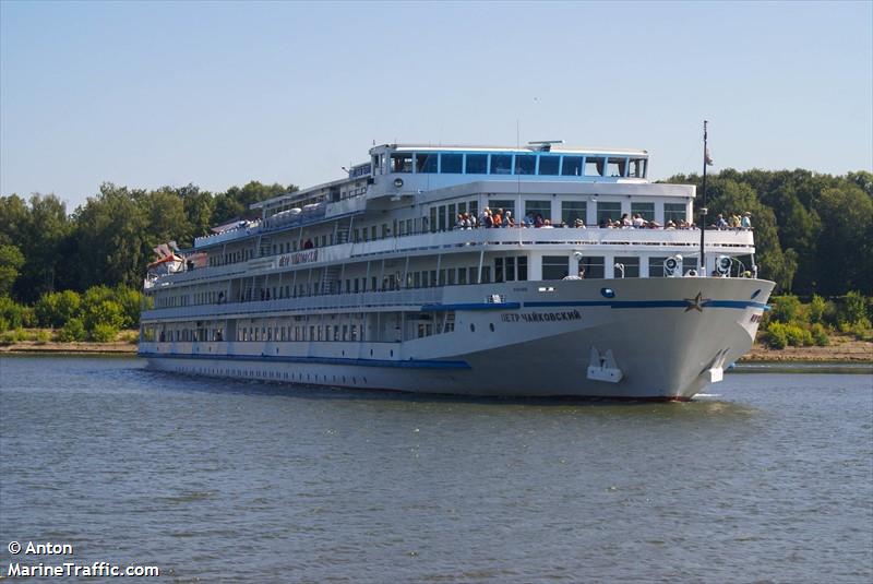 ogni bolshogo goroda (Passenger ship) - IMO , MMSI 273331150 under the flag of Russia