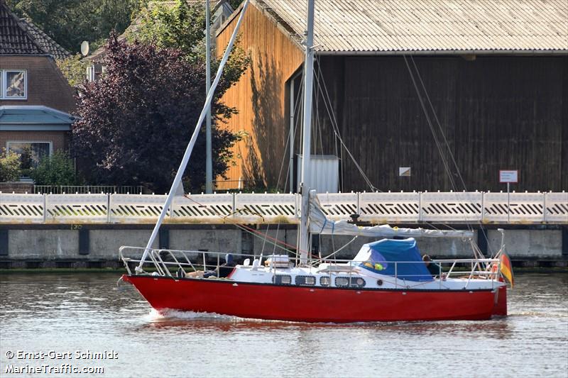 lady (Sailing vessel) - IMO , MMSI 211869740, Call Sign DC3341 under the flag of Germany