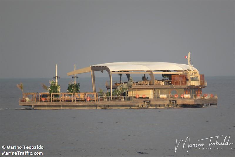 canua island (Passenger ship) - IMO , MMSI 228161360 under the flag of France
