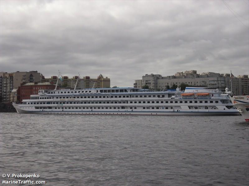 ivan bunin (Passenger ship) - IMO , MMSI 273339150 under the flag of Russia