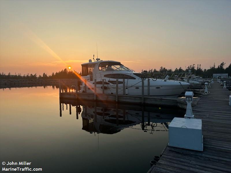 why knot (Pleasure craft) - IMO , MMSI 338417365 under the flag of USA