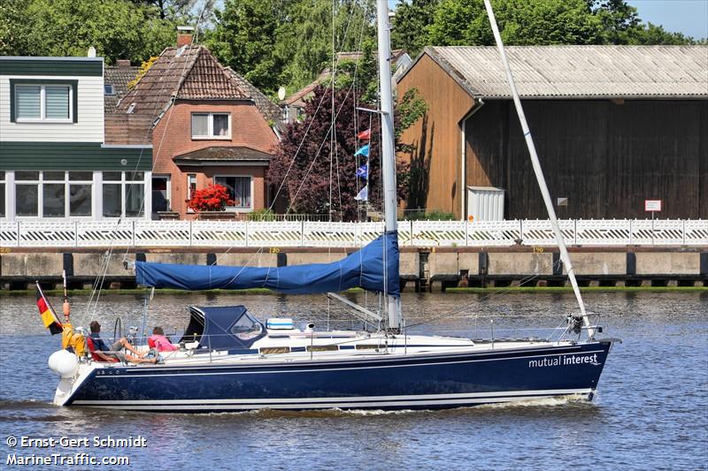 mutual interest (Pleasure craft) - IMO , MMSI 211545030, Call Sign DJ4954 under the flag of Germany