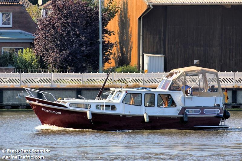 plueschmors (Pleasure craft) - IMO , MMSI 211887860, Call Sign DH9803 under the flag of Germany