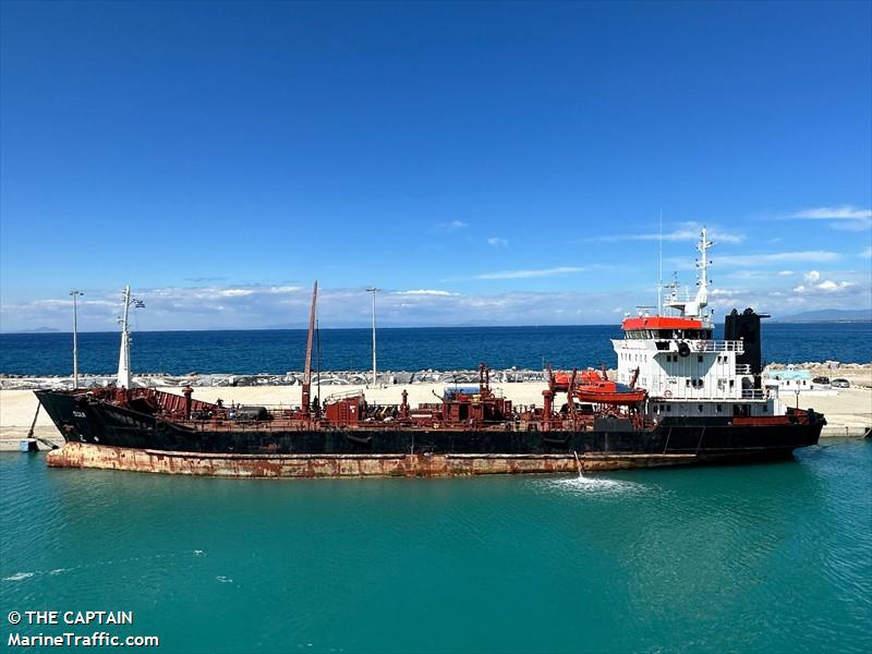 cecilia (Oil Products Tanker) - IMO 8008498, MMSI 620999100, Call Sign D6A3105 under the flag of Comoros