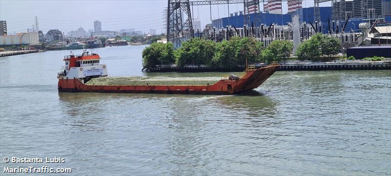 lct putra jaya (Cargo ship) - IMO , MMSI 525100139, Call Sign YBNY under the flag of Indonesia