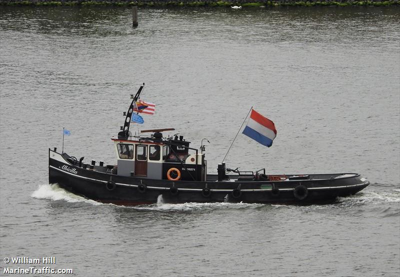 albicilla (Tug) - IMO , MMSI 244383570, Call Sign PE8215 under the flag of Netherlands