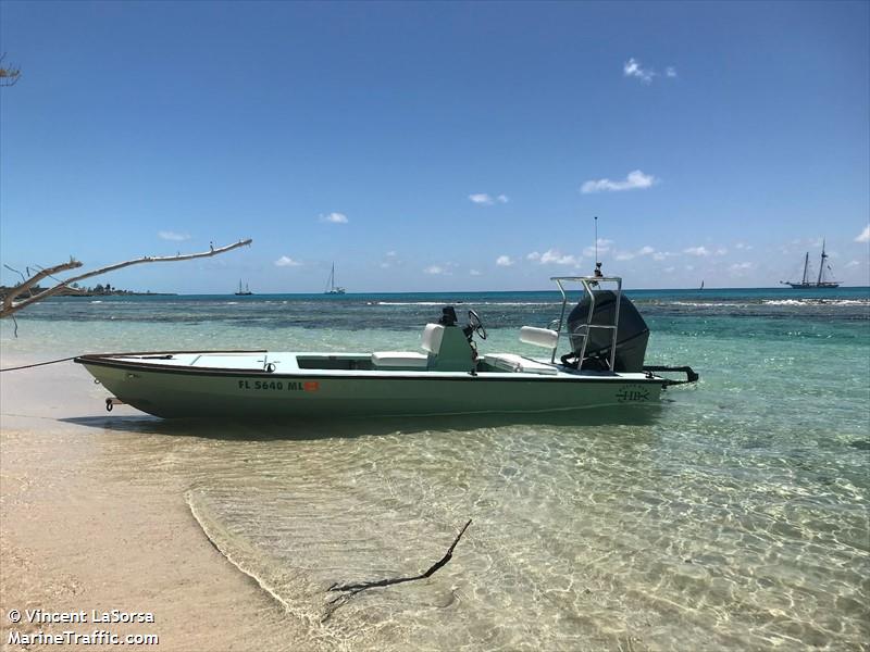 hells bay (Pleasure craft) - IMO , MMSI 338060078 under the flag of USA