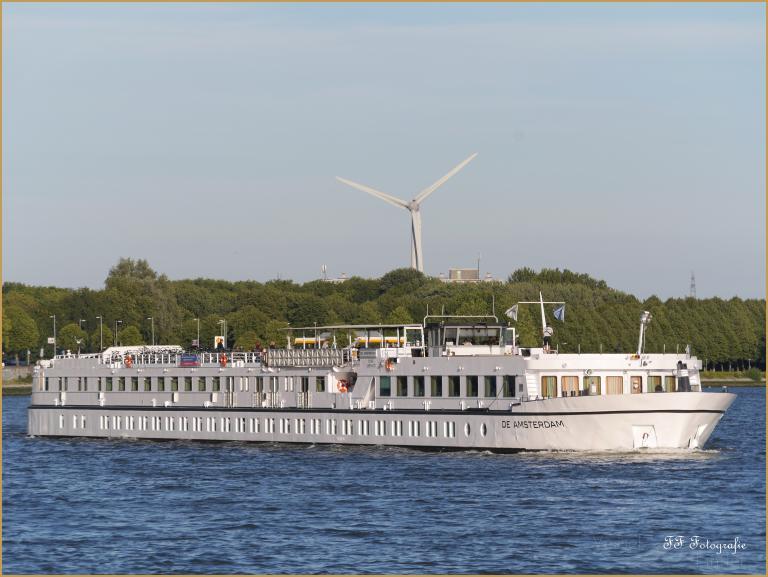 de amsterdam (Passenger ship) - IMO , MMSI 211513900, Call Sign DC2226 under the flag of Germany