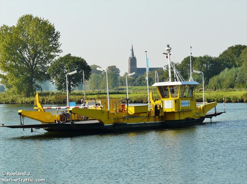 maasbommel (Passenger ship) - IMO , MMSI 244710800, Call Sign PI3204 under the flag of Netherlands