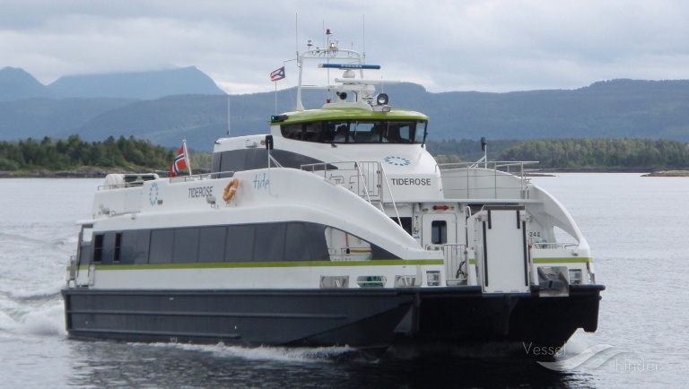 fjordglimt (Passenger Ship) - IMO 9510242, MMSI 258289500, Call Sign LEGL under the flag of Norway