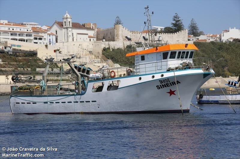 sineira (Fishing vessel) - IMO , MMSI 263430540, Call Sign CUJG9 under the flag of Portugal