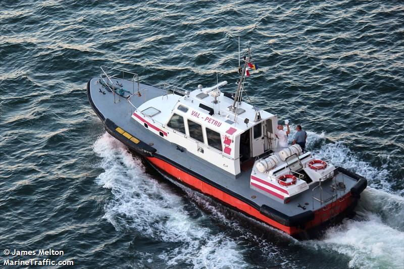 val petru (Port tender) - IMO , MMSI 264900111, Call Sign YQZG under the flag of Romania