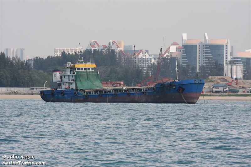 stl h4 (Motor Hopper) - IMO 9763526, MMSI 563034080, Call Sign 9V3026 under the flag of Singapore