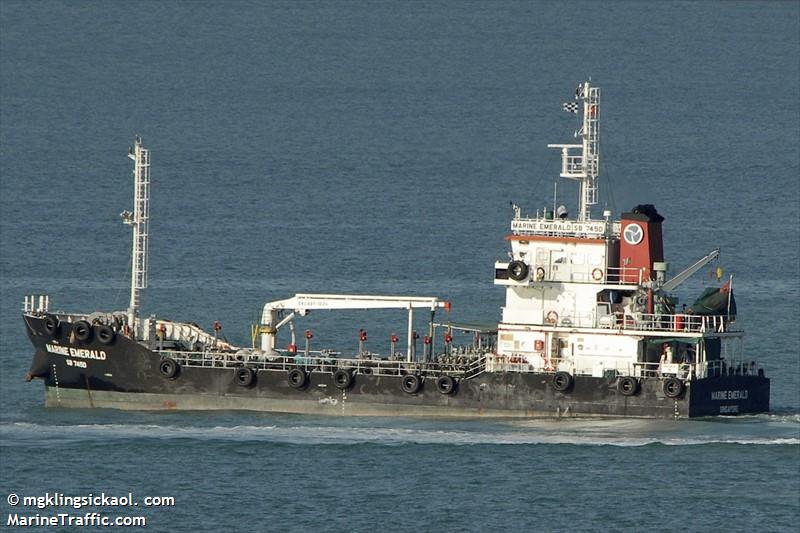 hy emerald (Bunkering Tanker) - IMO 9676307, MMSI 566982000, Call Sign 9V9646 under the flag of Singapore