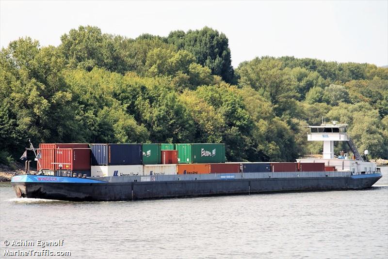 henneburg (Cargo ship) - IMO , MMSI 211511390, Call Sign DC9546 under the flag of Germany