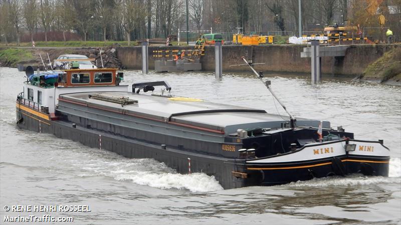 mini (Cargo ship) - IMO , MMSI 244710185, Call Sign PF2769 under the flag of Netherlands