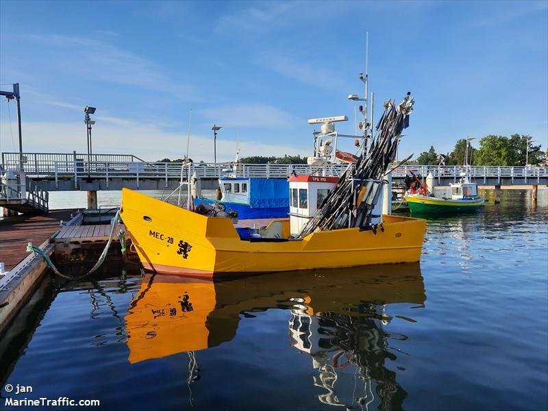 mec 20 (Fishing vessel) - IMO , MMSI 261044040, Call Sign SPG4113 under the flag of Poland