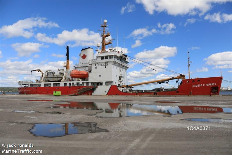 george r pearkes (Buoy/Lighthouse Vessel) - IMO 8320444, MMSI 316058000, Call Sign CGCX under the flag of Canada