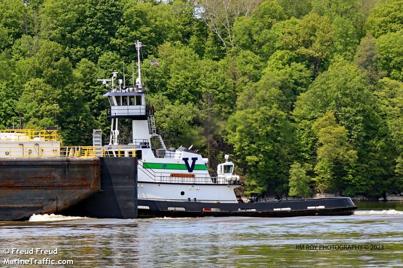 charleston (Tug) - IMO 9881213, MMSI 368119660, Call Sign WDL3238 under the flag of United States (USA)