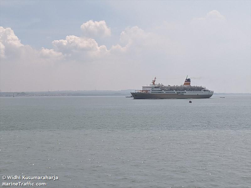 km.umsini (Passenger Ship) - IMO 8303264, MMSI 525005009, Call Sign YDLF under the flag of Indonesia