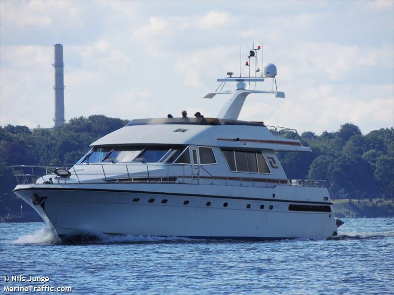 the only (Pleasure craft) - IMO , MMSI 211381410, Call Sign DJ8967 under the flag of Germany