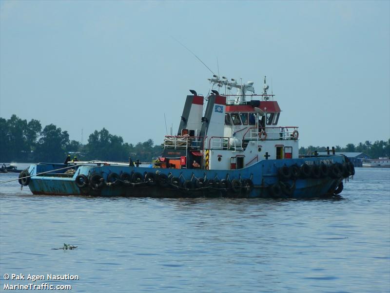 tb.bulu cindea (Tug) - IMO 8734566, MMSI 525300956, Call Sign YDA6166 under the flag of Indonesia