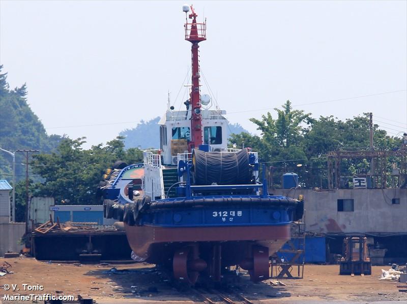 no.312 dae ryong (Tug) - IMO 9204788, MMSI 440000200, Call Sign 980446 under the flag of Korea