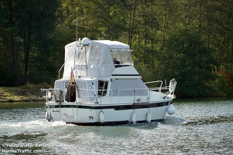grand bijou (Pleasure craft) - IMO , MMSI 211667220, Call Sign DF4046 under the flag of Germany