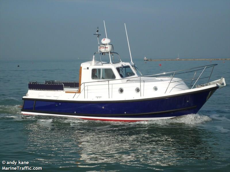 blue moon (Pleasure craft) - IMO , MMSI 235069138, Call Sign 2BTD4 under the flag of United Kingdom (UK)