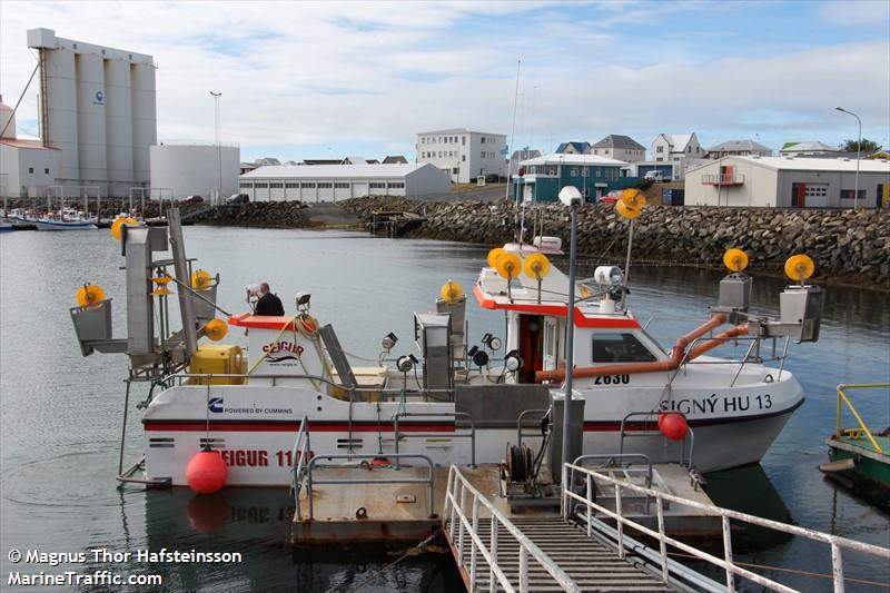 signy (Fishing vessel) - IMO , MMSI 251539540, Call Sign 2630 under the flag of Iceland