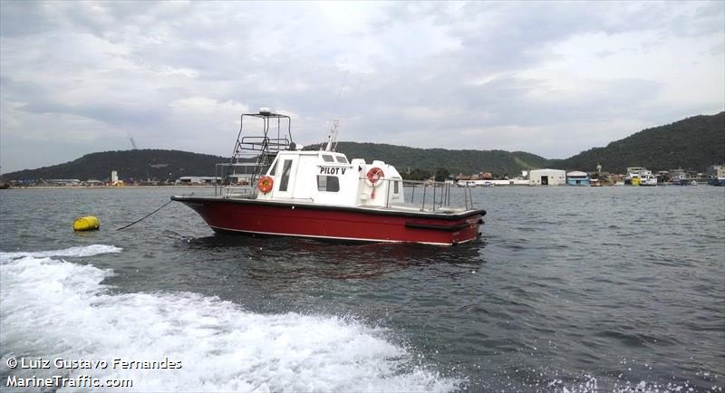 pilot boat v (Fishing vessel) - IMO , MMSI 710013250, Call Sign 100200 under the flag of Brazil