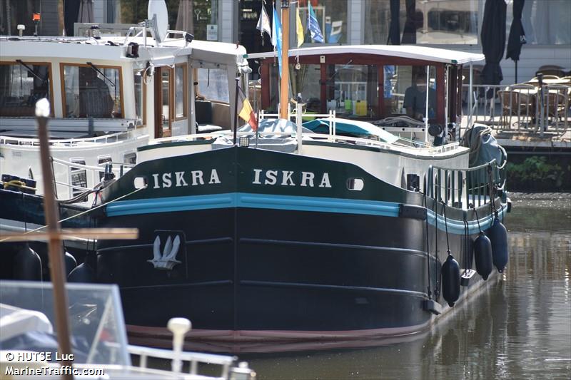 iskra (Pleasure craft) - IMO , MMSI 232026660, Call Sign 2CKW2 under the flag of United Kingdom (UK)