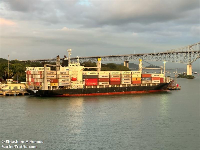 maersk walvis bay (Container Ship) - IMO 9550369, MMSI 563193500, Call Sign 9V8854 under the flag of Singapore