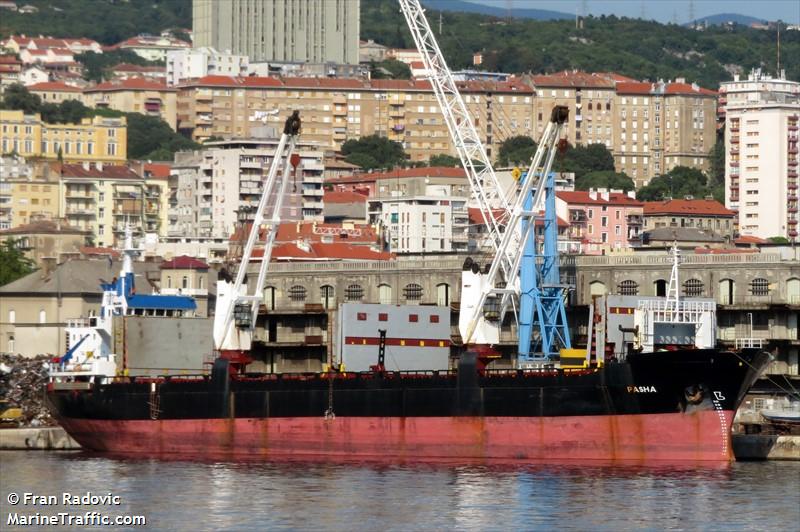 queen star (General Cargo Ship) - IMO 8213718, MMSI 613916200, Call Sign TJM0165 under the flag of Cameroon