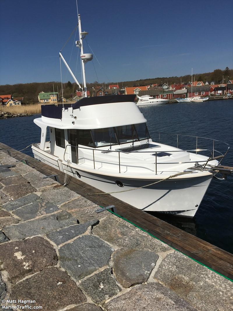 lovis (Pleasure craft) - IMO , MMSI 265717710, Call Sign SD9826 under the flag of Sweden