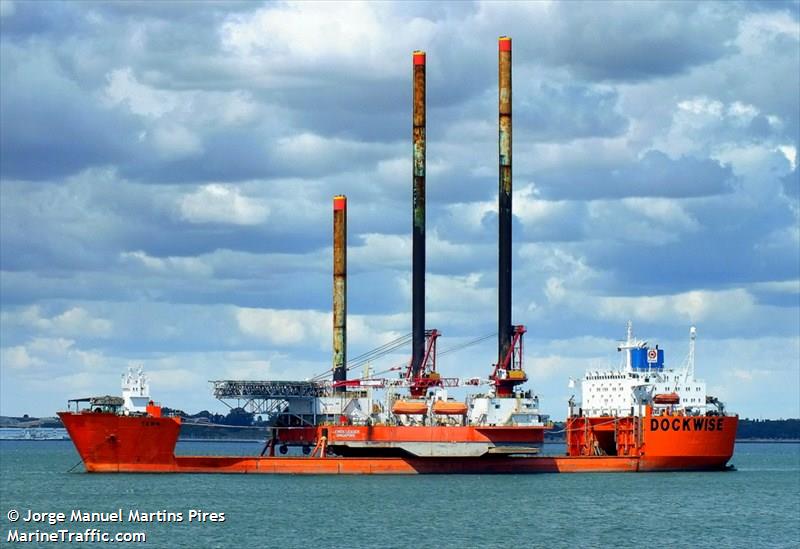 caracal pioneer (Offshore Support Vessel) - IMO 8770546, MMSI 565985000, Call Sign 9V8356 under the flag of Singapore