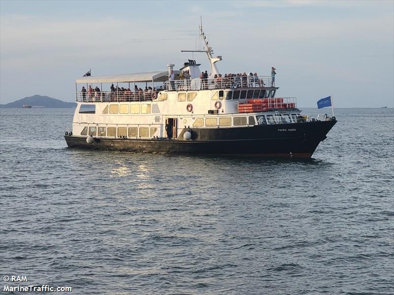 pacific queen (Passenger ship) - IMO , MMSI 352001289, Call Sign 3EQR under the flag of Panama