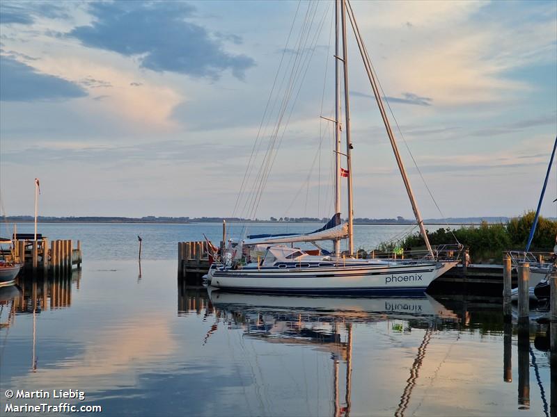 phoenix (Sailing vessel) - IMO , MMSI 211776110, Call Sign DJ 9385 under the flag of Germany