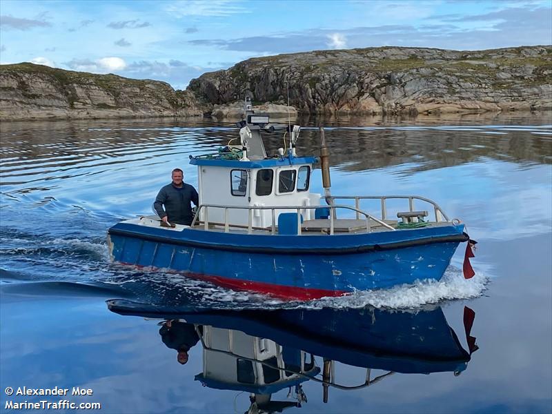 martin (Towing vessel) - IMO , MMSI 258566610, Call Sign LE9666 under the flag of Norway