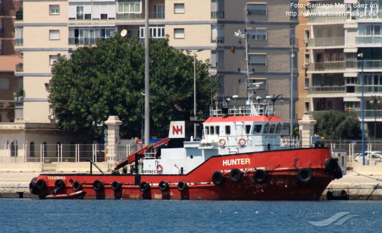 hunter (Tug) - IMO 9468372, MMSI 219339000, Call Sign OZLM2 under the flag of Denmark