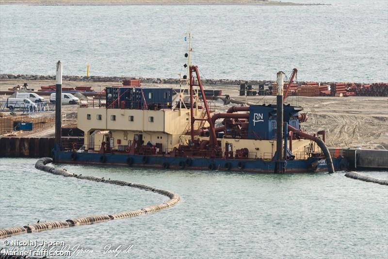 gylfe r (Dredger) - IMO 8988715, MMSI 244712000, Call Sign PCWM under the flag of Netherlands