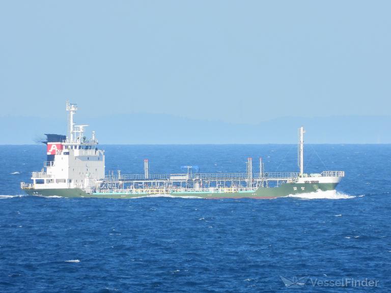 shomei (Oil Products Tanker) - IMO 9519602, MMSI 431000635, Call Sign JD2716 under the flag of Japan