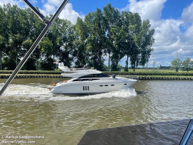 prince (Pleasure craft) - IMO , MMSI 211582760, Call Sign DK7885 under the flag of Germany