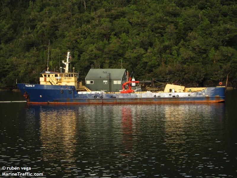 valdivia iv (Ro-Ro Cargo Ship) - IMO 7367392, MMSI 725000830, Call Sign CB3159 under the flag of Chile