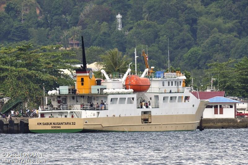 km.sabuk.nusantara32 (Passenger/General Cargo Ship) - IMO 9642760, MMSI 525016705, Call Sign POHI under the flag of Indonesia